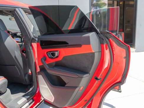 Used 2024 Lamborghini Urus S AWD/4WD image 62