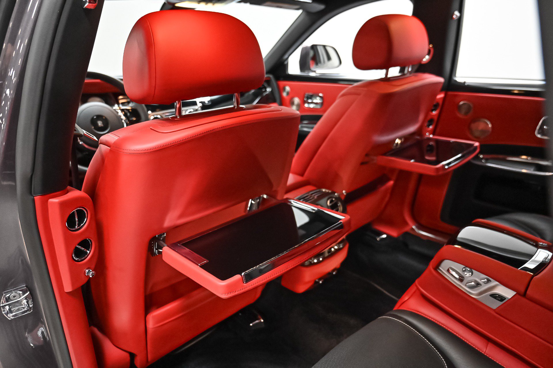 Used 2017 Rolls-Royce Ghost RWD image 45