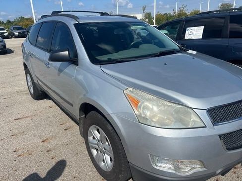 Used 2011 Chevrolet Traverse LS FWD image 21