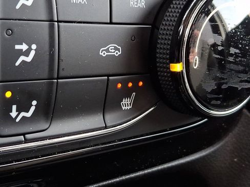 Used 2022 Buick Encore GX Preferred w/ Cold Weather Comfort Package AWD/4WD image 23