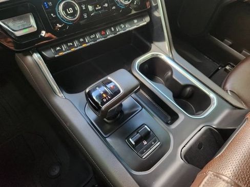 Used 2024 GMC Sierra 1500 Denali w/ Technology Package AWD/4WD image 18
