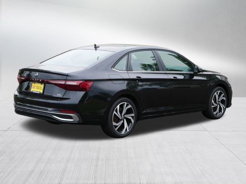 New 2025 Volkswagen Jetta SEL image 4