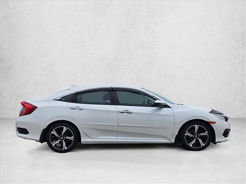 Used 2016 Honda Civic Touring image 4