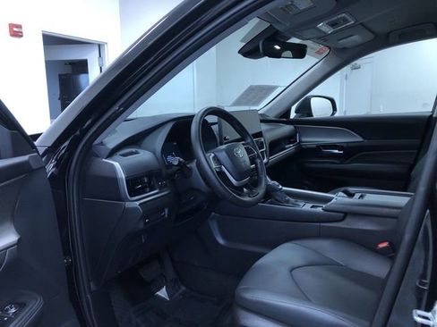 Certified 2025 Toyota Grand Highlander AWD image 11