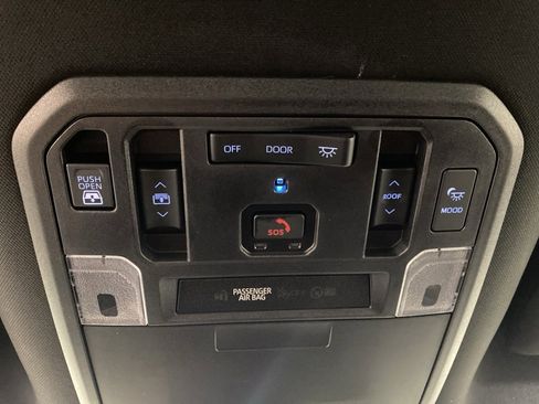 Used 2024 Toyota Tundra Platinum w/ TRD Off-Road Package image 28