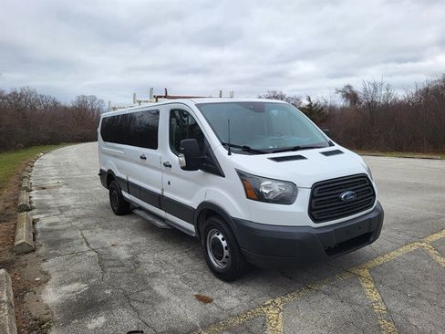 Used 2015 Ford Transit 350 XL image 4