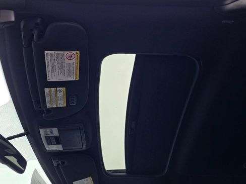 Used 2014 Lincoln Navigator 4WD image 16