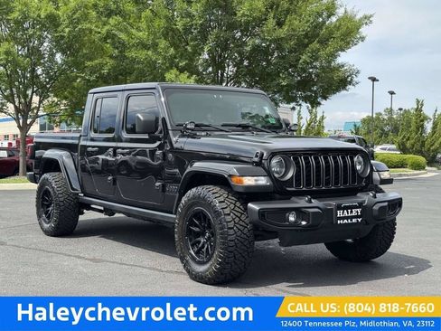 Used 2024 Jeep Gladiator Sport AWD/4WD image 1
