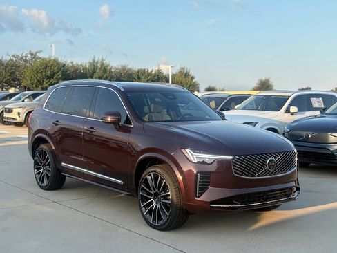 New 2026 Volvo XC90 B5 Plus image 3