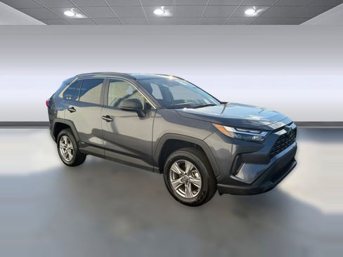 Used 2025 Toyota RAV4 LE image 6