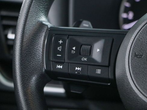 Used 2024 Nissan Rogue SV FWD image 13