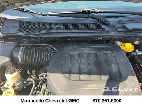 Used 2017 Dodge Grand Caravan SE w/ UConnect Hands-Free Group FWD image 25