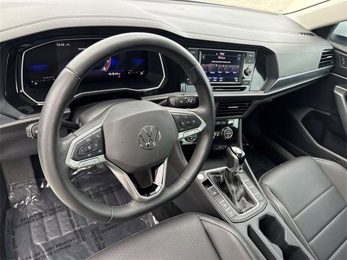 Used 2024 Volkswagen Jetta SE w/ Panoramic Sunroof Package image 15