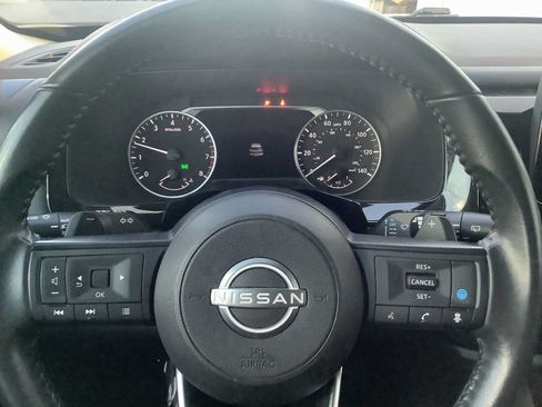 Used 2024 Nissan Pathfinder SV AWD/4WD image 16