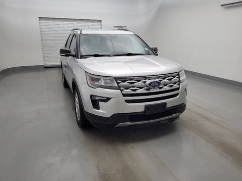 Used 2019 Ford Explorer XLT w/ Equipment Group 202A FWD image 14