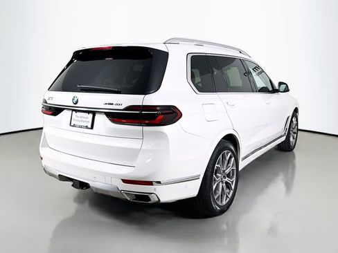 Used 2023 BMW X7 xDrive40i w/ Executive Package image 7