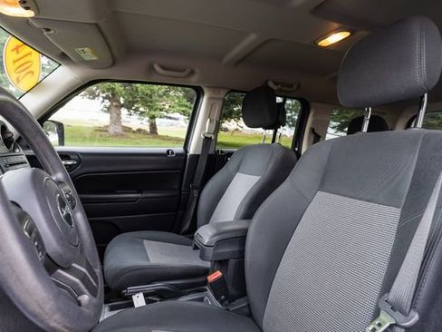 Used 2014 Jeep Patriot Sport AWD/4WD image 11