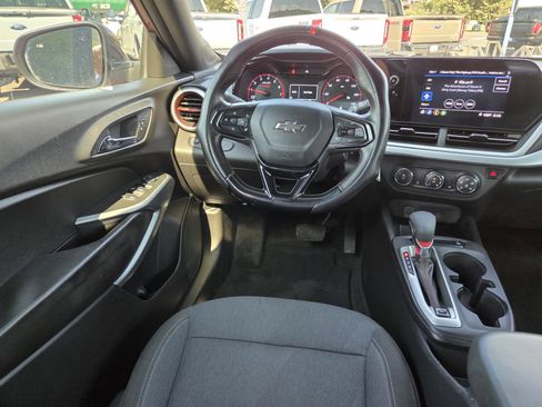 Used 2024 Chevrolet Trax RS w/ Driver Confidence Package FWD image 16
