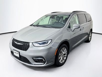 Used 2022 Chrysler Pacifica Touring-L