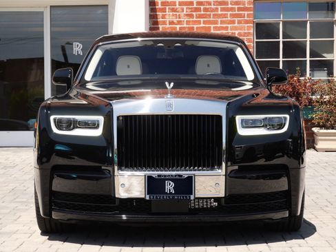 Certified 2022 Rolls-Royce Phantom Extended Wheelbase w/ The Phantom Package RWD image 5