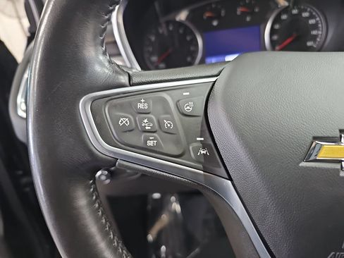 Used 2022 Chevrolet Equinox Premier AWD/4WD image 17