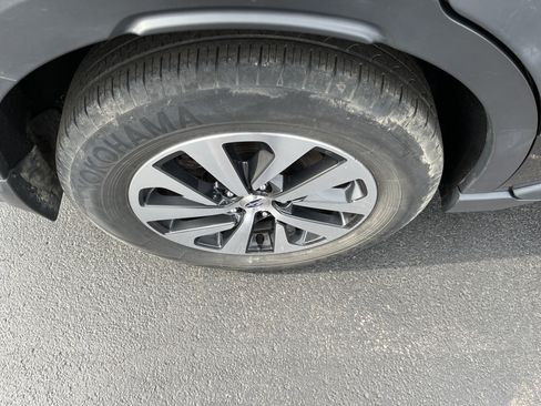Used 2024 Subaru Outback Premium AWD/4WD image 9
