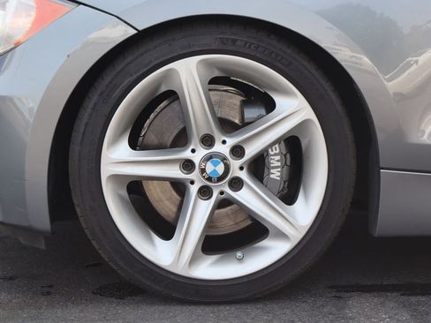 Used 2010 BMW 135i Convertible image 23