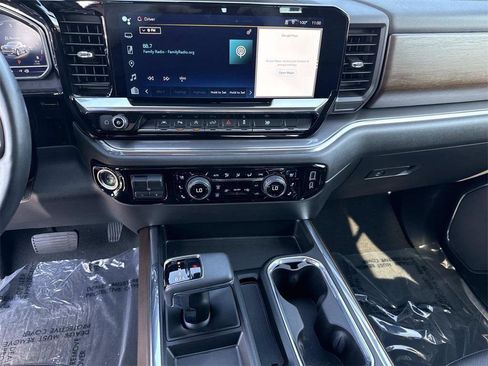 Used 2024 Chevrolet Silverado 1500 High Country w/ High Country Premium Package image 27