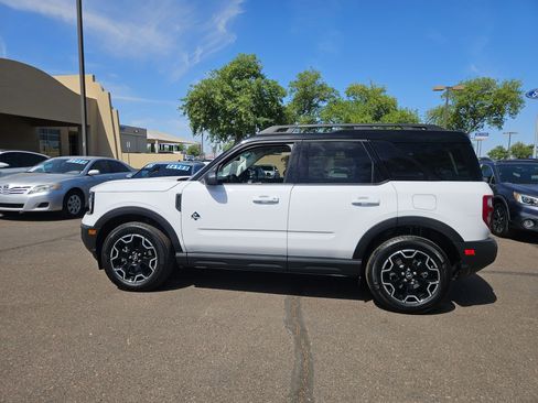 Used 2025 Ford Bronco Sport Outer Banks AWD/4WD image 9