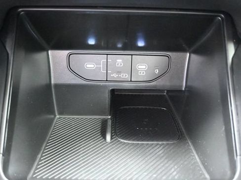 Used 2025 Kia Sorento S FWD image 13