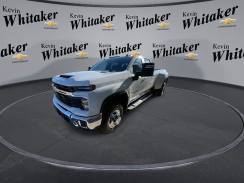 Used 2026 Chevrolet Silverado 3500 LT w/ All Star Edition AWD/4WD image 4