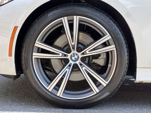 Used 2023 BMW 330i xDrive Sedan w/ Premium Package image 10