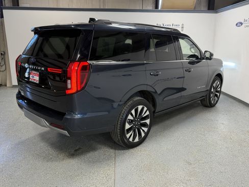 Used 2025 Ford Expedition Platinum w/ Driver's Package AWD/4WD image 38