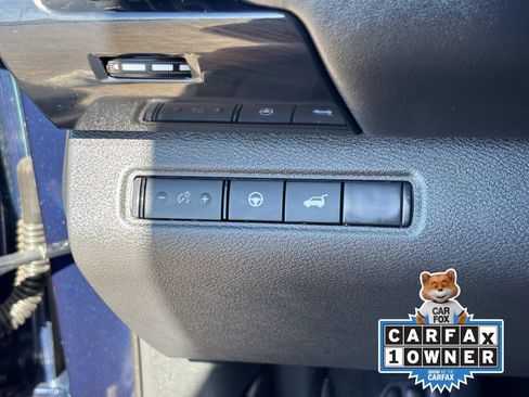 Certified 2025 Nissan Pathfinder SV FWD image 33