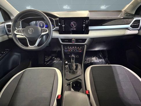 New 2026 Volkswagen Taos SE FWD image 14