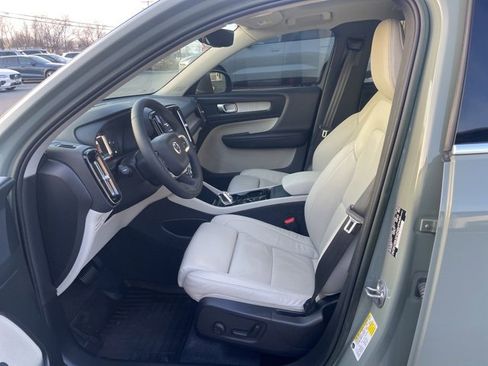 Certified 2023 Volvo XC40 B5 Plus w/ Driver Assist Package image 7