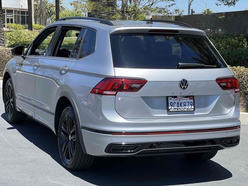 Used 2022 Volkswagen Tiguan SE R-Line FWD image 18