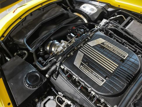 Used 2016 Chevrolet Corvette Z06 w/ 3LZ Preferred Equipment Group RWD image 17