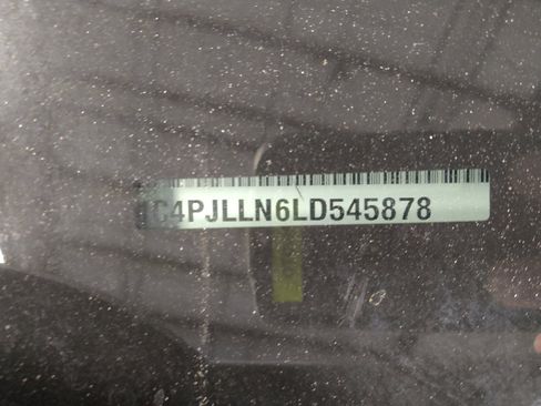 Used 2020 Jeep Cherokee Latitude Plus w/ Comfort/Convenience Group FWD image 33