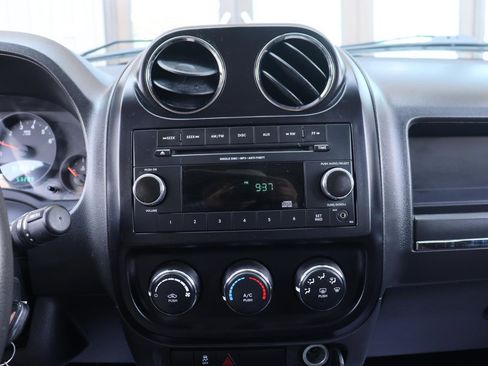 Used 2013 Jeep Compass Sport image 33