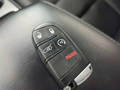 Used 2020 Jeep Grand Cherokee Limited RWD image 39
