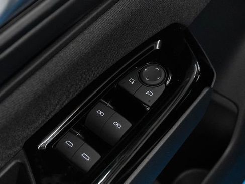 Certified 2024 Honda Prologue EX image 17