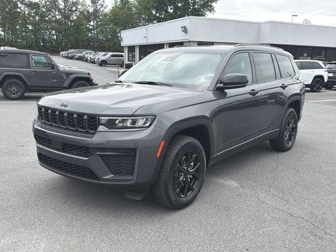 New 2026 Jeep Grand Cherokee L 2WD image 3