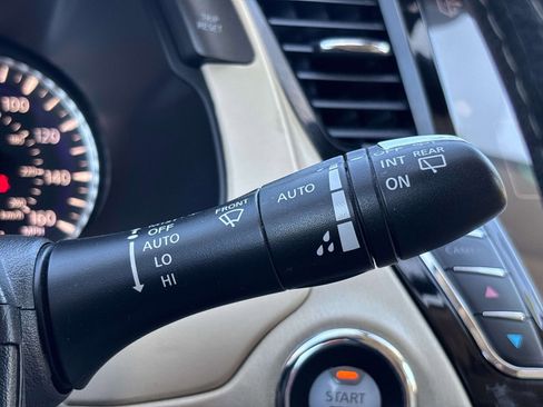 Used 2019 INFINITI QX60 Luxe w/ Essential Package AWD/4WD image 29