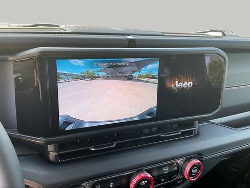 Used 2025 Jeep Gladiator Sport w/ Premium Package AWD/4WD image 50