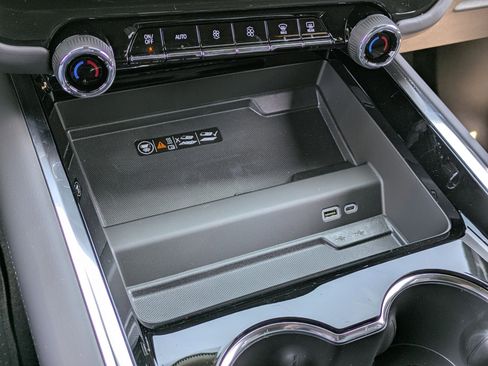 New 2025 Chevrolet Tahoe Premier image 17