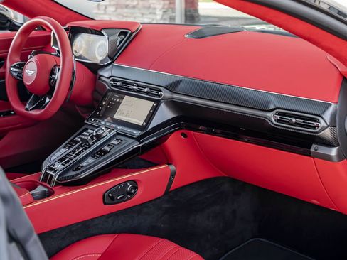 Used 2026 Aston Martin V8 Vantage Coupe image 24