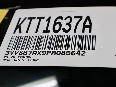 Used 2023 Volkswagen Tiguan SE R-Line AWD/4WD image 36