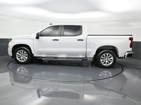 Used 2024 Chevrolet Silverado 1500 Custom image 2