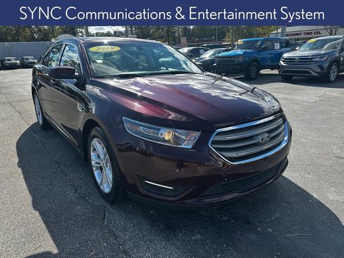 Used 2019 Ford Taurus SEL image 9